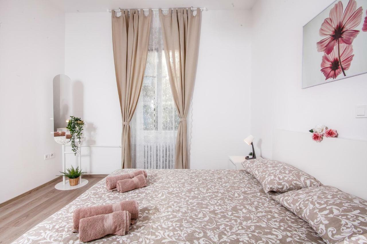 Apartment Kensi*** Pula Exteriér fotografie